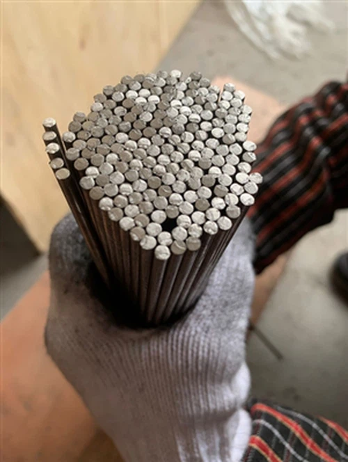 Jak używać pręta spawalniczego z czystego niklu do naprawy powierzchni z zimn...